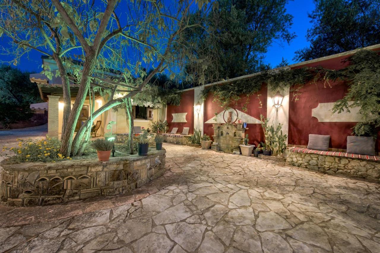 Villa Sarakino House Of Literature à Agios Dimitrios  Extérieur photo