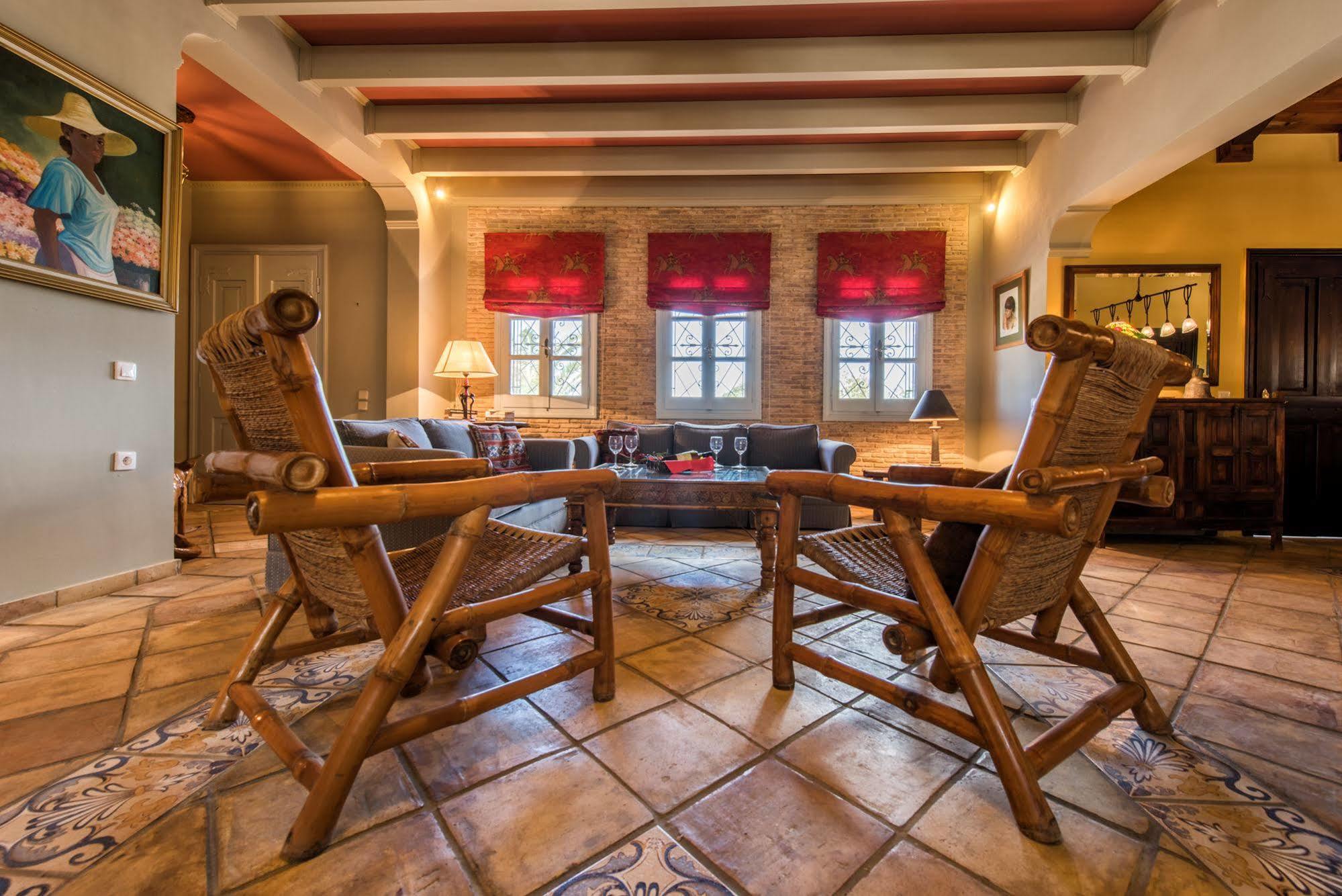Villa Sarakino House Of Literature à Agios Dimitrios  Extérieur photo