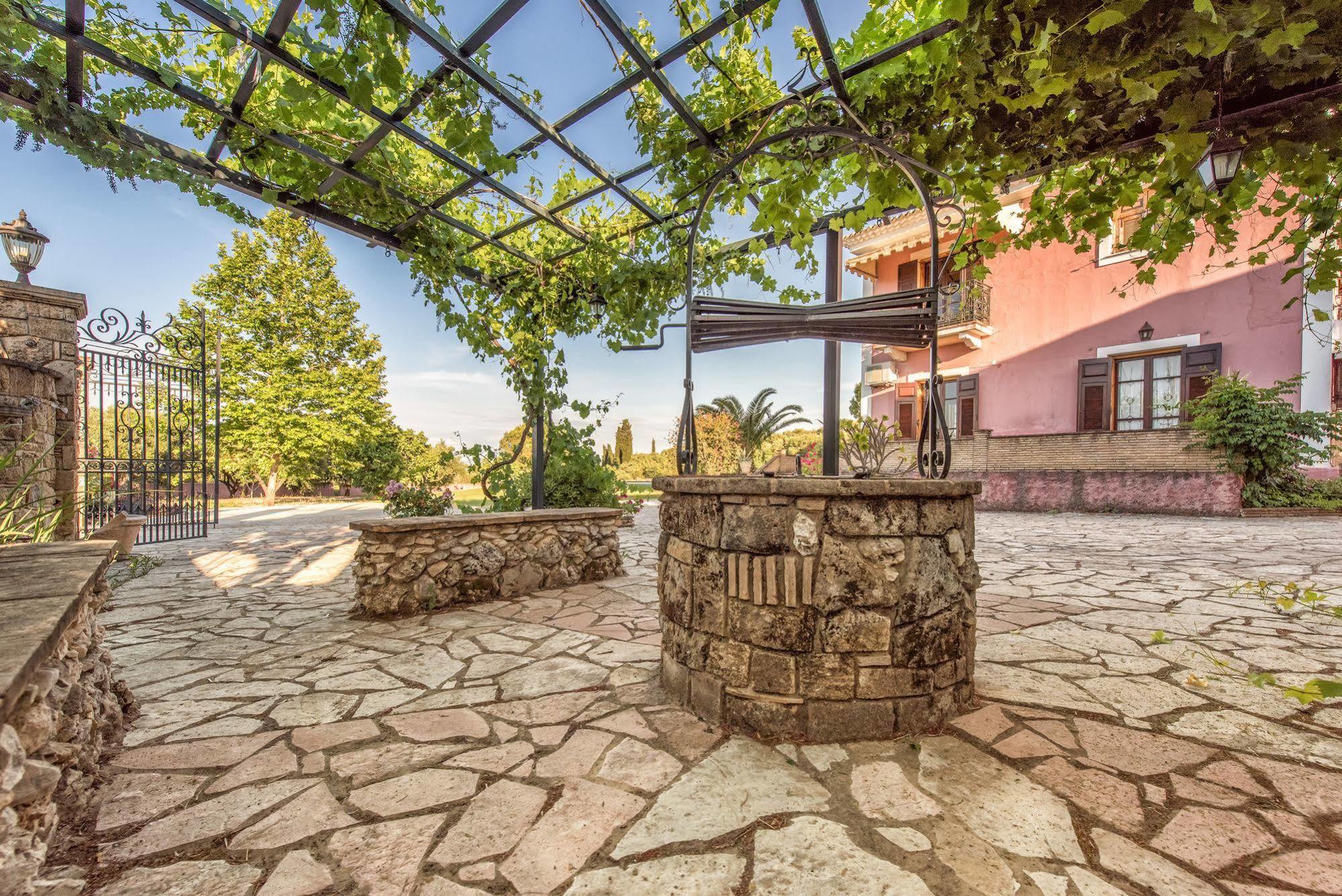 Villa Sarakino House Of Literature à Agios Dimitrios  Extérieur photo